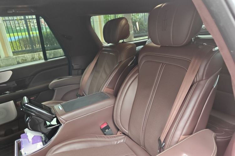 Used Lincoln Navigator 2020 3.5T Long-Wheelbase Presidential Edition Left Rear Seat