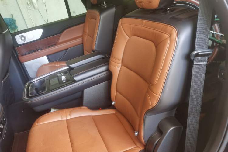 Used Lincoln Navigator 2020 3.5T Prestige Edition Left Rear Seat