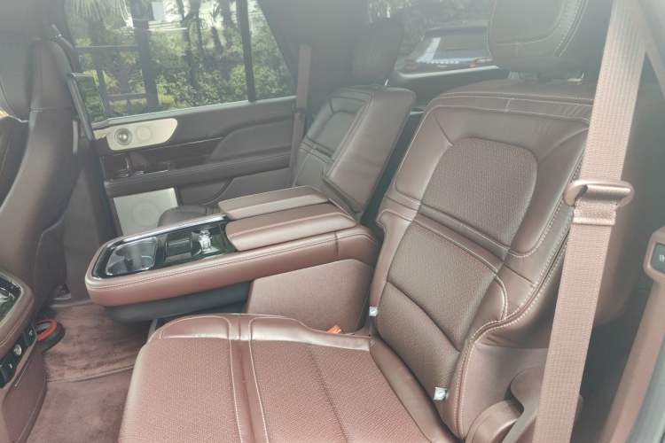 Used Lincoln Navigator 2020 3.5T Presidential Series Left Rear Seat