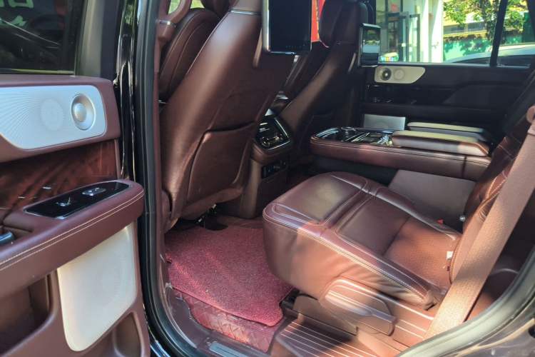 Used Lincoln Navigator 2020 3.5T Presidential Series Left Rear Seat