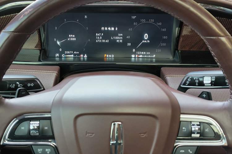 Used Lincoln Navigator 2020 3.5T Long-Wheelbase Presidential Edition Odometer Close Up