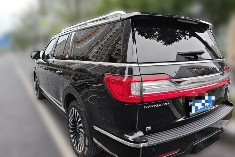 Used Lincoln Navigator 2020 3.5T Long-Wheelbase Presidential Edition Rear Left 45 Deg