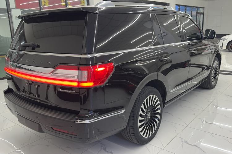 Used Lincoln Navigator 2020 3.5T Presidential Series Rear Right 45 Deg