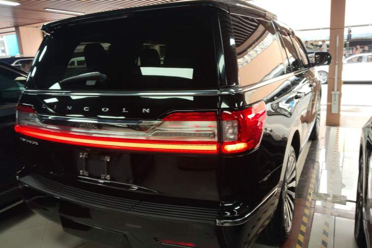 Used Lincoln Navigator 2020 3.5T Prestige Edition Rear Right 45 Deg