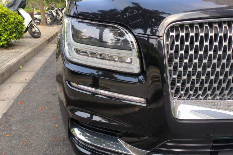 Used Lincoln Navigator 2020 3.5T Prestige Edition Right Front Headlight