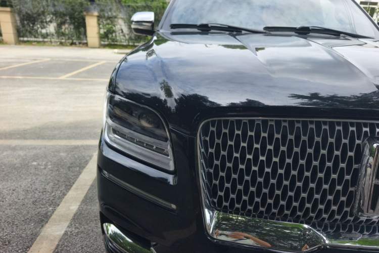 Used Lincoln Navigator 2020 3.5T Presidential Series Right Front Headlight