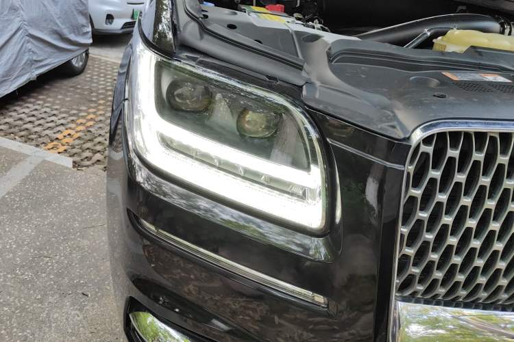 Used Lincoln Navigator 2020 3.5T Prestige Edition Right Front Headlight