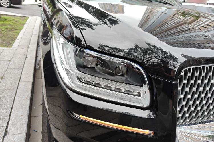 Used Lincoln Navigator 2020 3.5T Long-Wheelbase Presidential Edition Right Front Headlight