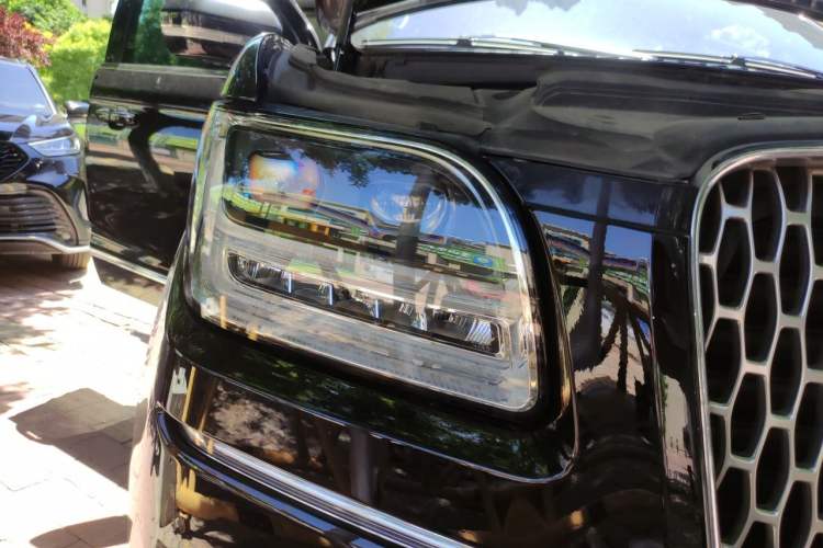 Used Lincoln Navigator 2020 3.5T Prestige Edition Right Front Headlight