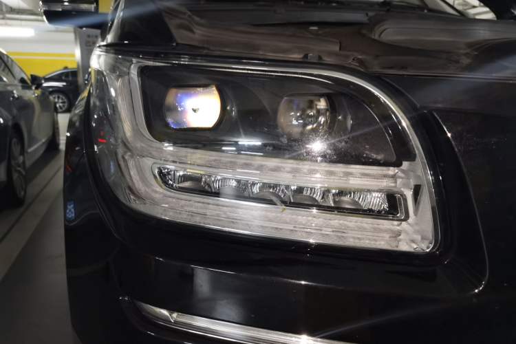 Used Lincoln Navigator 2020 3.5T Prestige Edition Right Front Headlight