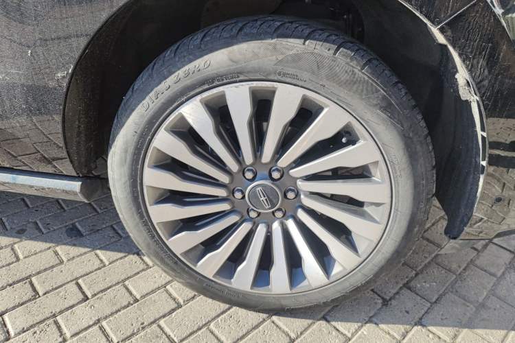 Used Lincoln Navigator 2020 3.5T Prestige Edition Right Front Wheel Hub