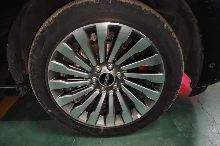 Used Lincoln Navigator 2020 3.5T Prestige Edition Right Front Wheel Hub
