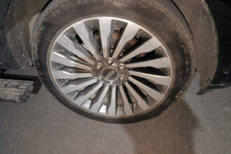 Used Lincoln Navigator 2020 3.5T Prestige Edition Right Front Wheel Hub
