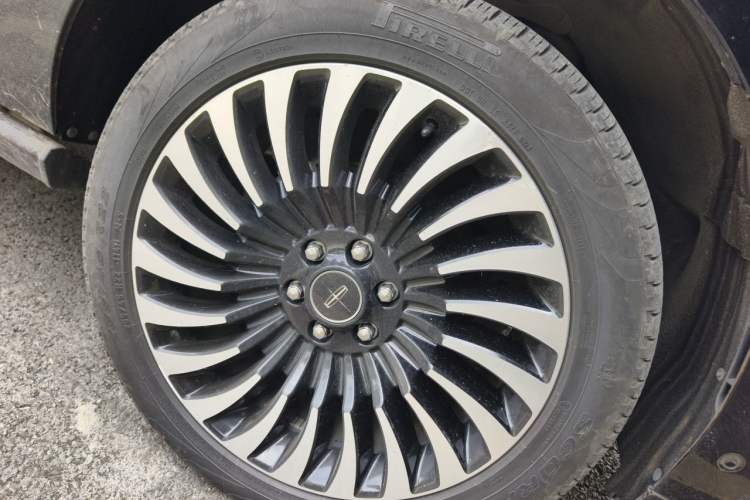 Used Lincoln Navigator 2020 3.5T Presidential Series Right Front Wheel Hub