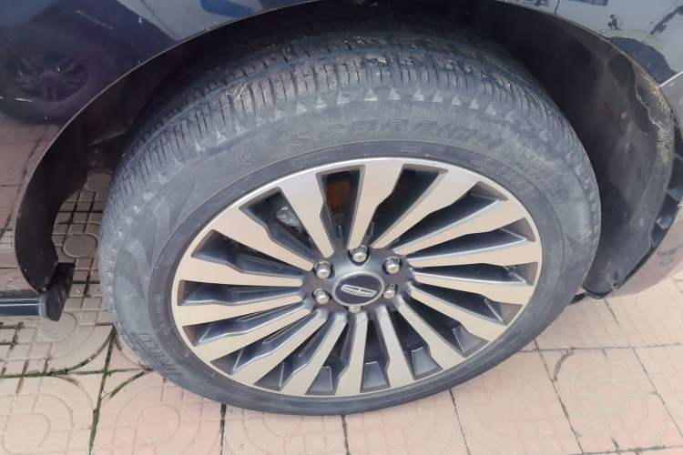 Used Lincoln Navigator 2020 3.5T Prestige Edition Right Front Wheel Hub