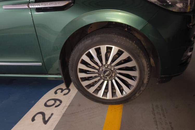 Used Lincoln Navigator 2020 3.5T Prestige Edition Right Front Wheel Hub