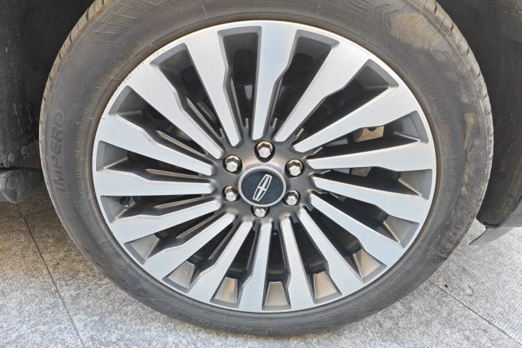 Used Lincoln Navigator 2020 3.5T Prestige Edition Right Front Wheel Hub