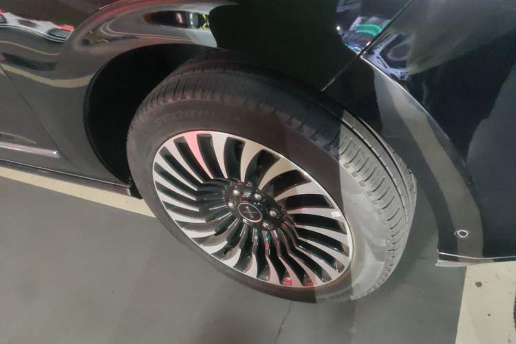 Used Lincoln Navigator 2020 3.5T Long-Wheelbase Presidential Edition Right Front Wheel Hub