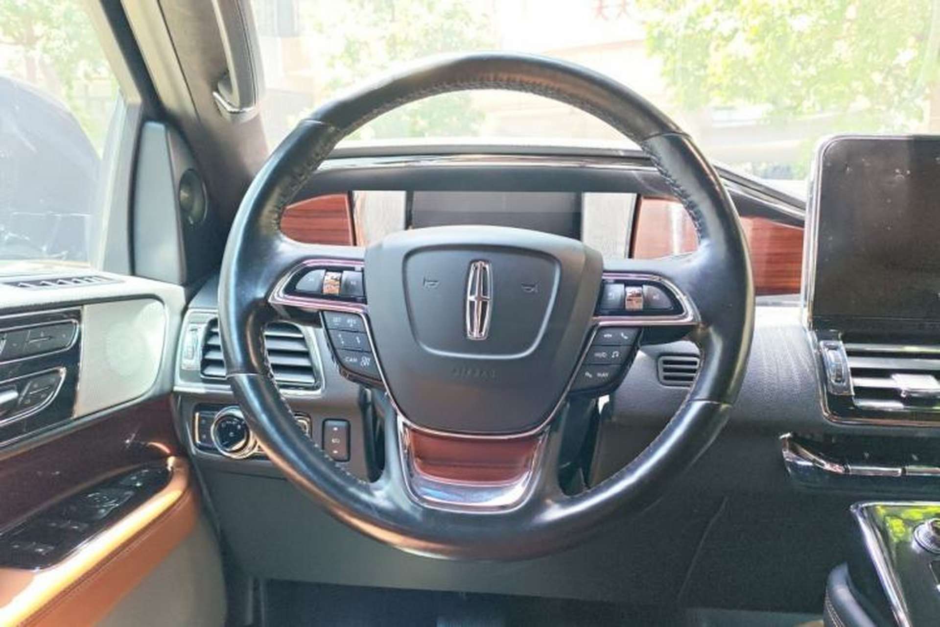 Used Lincoln Navigator 2020 3.5T Prestige Edition Steering Wheel