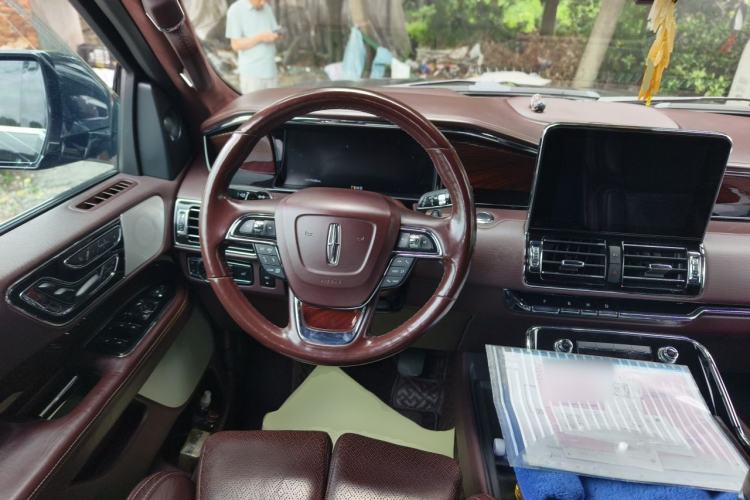 Used Lincoln Navigator 2020 3.5T Presidential Series Steering Wheel