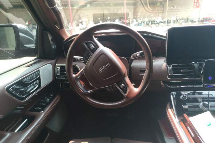 Used Lincoln Navigator 2020 3.5T Long-Wheelbase Presidential Edition Steering Wheel