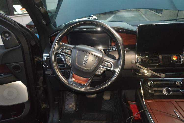 Used Lincoln Navigator 2020 3.5T Prestige Edition Steering Wheel