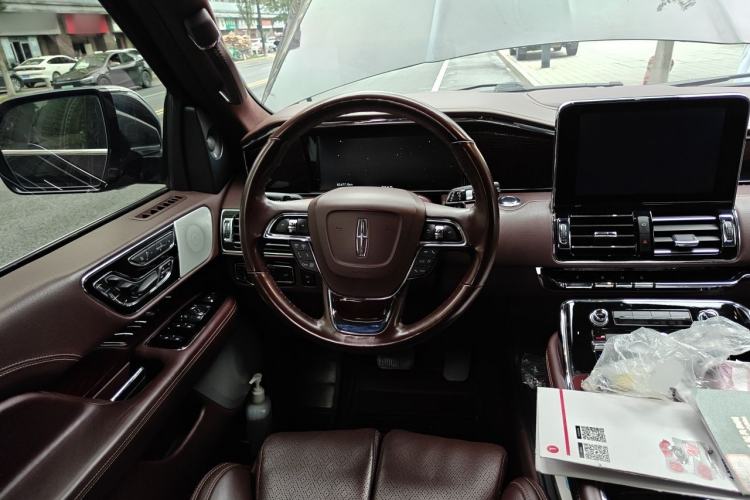 Used Lincoln Navigator 2020 3.5T Long-Wheelbase Presidential Edition Steering Wheel