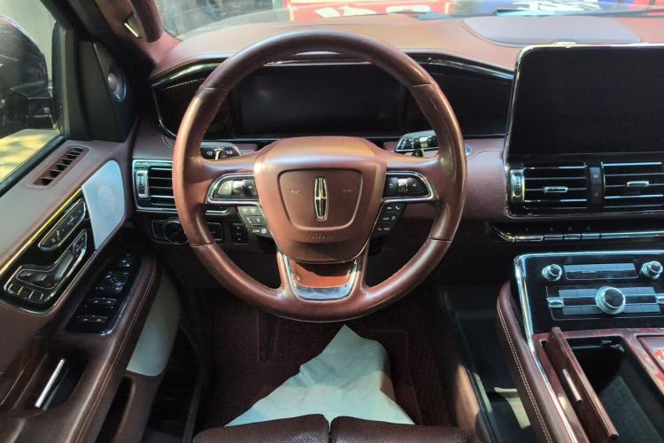 Used Lincoln Navigator 2020 3.5T Presidential Series Steering Wheel