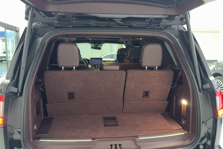 Used Lincoln Navigator 2020 3.5T Presidential Series Trunk