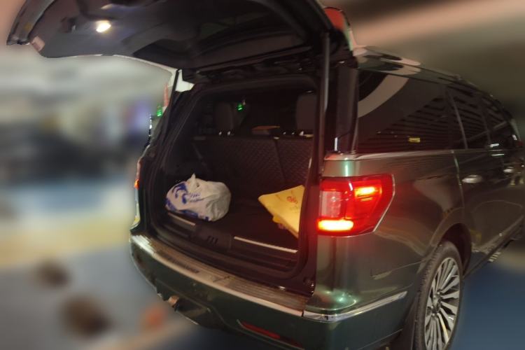 Used Lincoln Navigator 2020 3.5T Prestige Edition Trunk