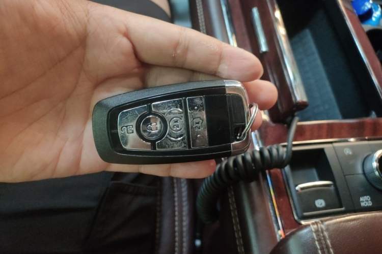 Used Lincoln Navigator 2020 3.5T Presidential Series Vehicle Key