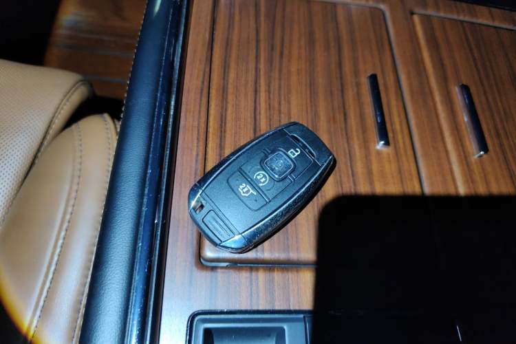 Used Lincoln Navigator  Vehicle Key