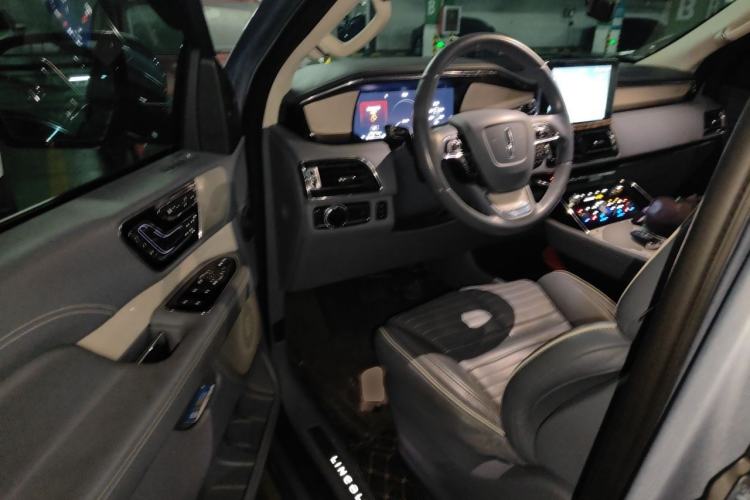Used Lincoln Navigator 2020 3.5T Long-Wheelbase Presidential Edition Driver Seat
