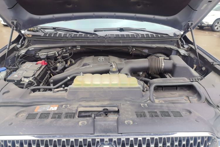 Used Lincoln Navigator 2020 3.5T Presidential Series Engine Bay