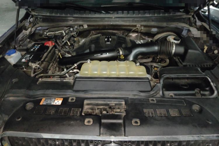 Used Lincoln Navigator 2020 3.5T Long-Wheelbase Presidential Edition Engine Bay