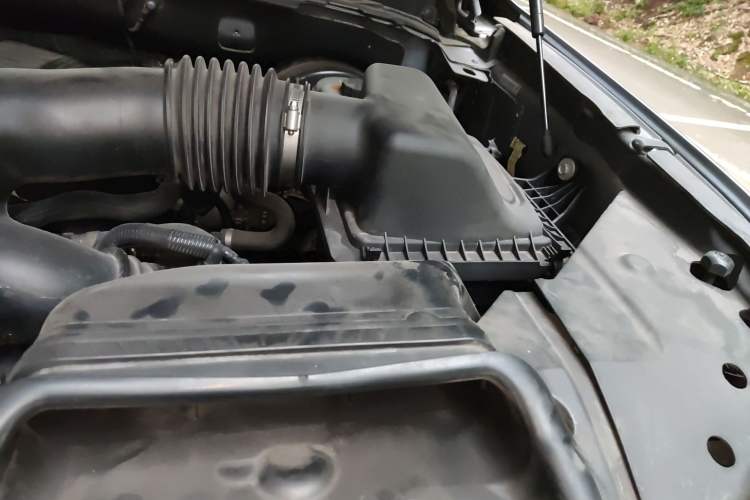 Used Lincoln Navigator 2020 3.5T Presidential Series Engine Bay Left