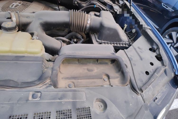 Used Lincoln Navigator 2020 3.5T Presidential Series Engine Bay Left