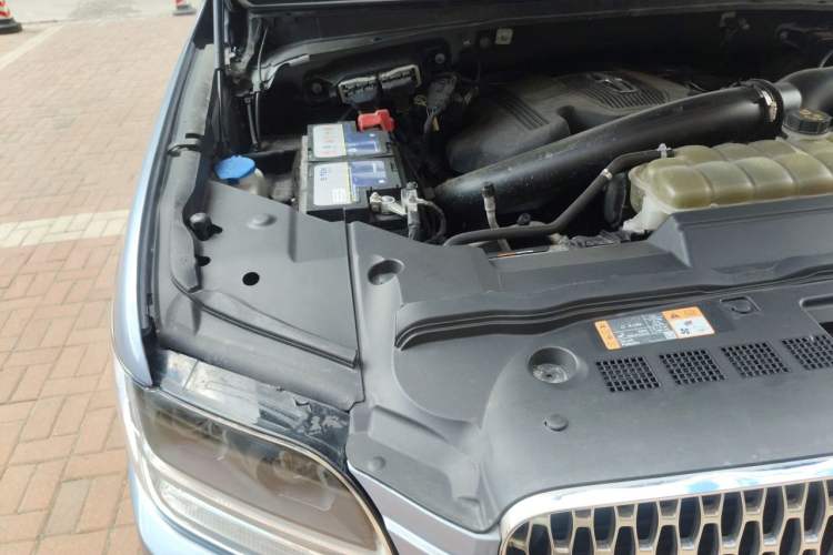 Used Lincoln Navigator 2020 3.5T Presidential Series Engine Bay Right