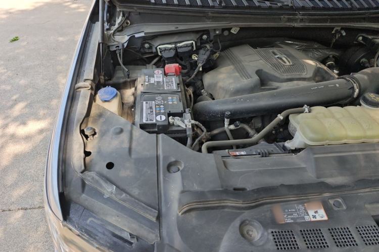 Used Lincoln Navigator 2020 3.5T Presidential Series Engine Bay Right