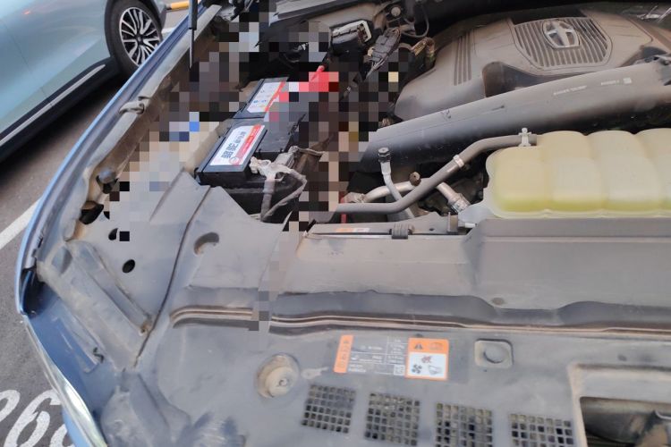 Used Lincoln Navigator 2020 3.5T Presidential Series Engine Bay Right