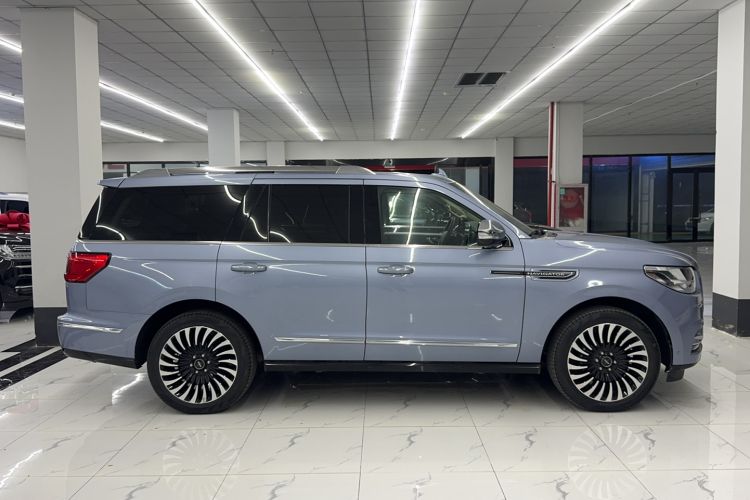 Used Lincoln Navigator 2020 3.5T Presidential Series Exterior 2