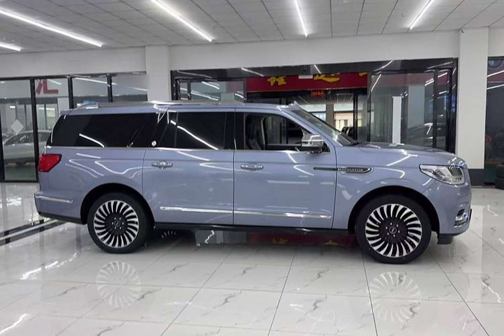 Used Lincoln Navigator 2020 3.5T Long-Wheelbase Presidential Edition Exterior 2