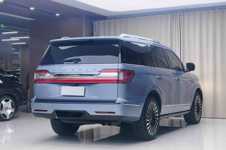 Used Lincoln Navigator 2020 3.5T Presidential Series Exterior 4