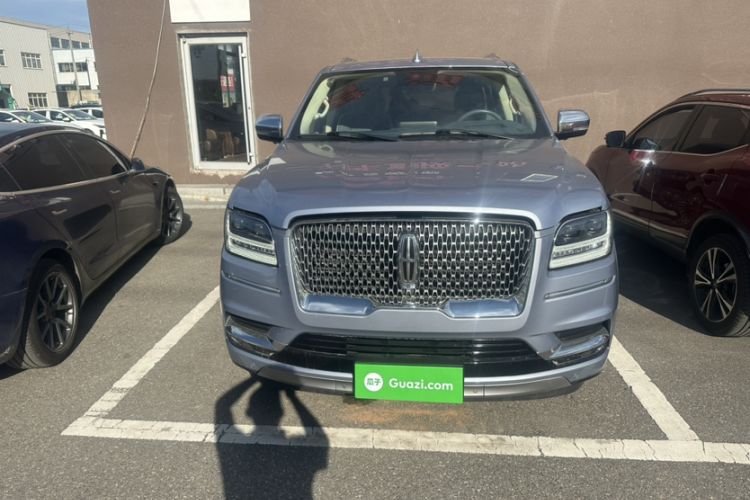 Used Lincoln Navigator 2020 3.5T Presidential Series Exterior 4