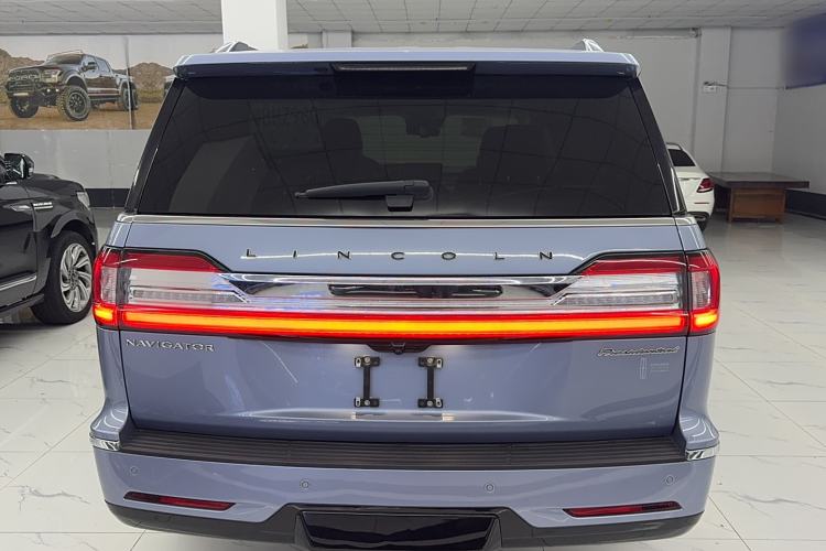 Used Lincoln Navigator 2020 3.5T Presidential Series Exterior 4