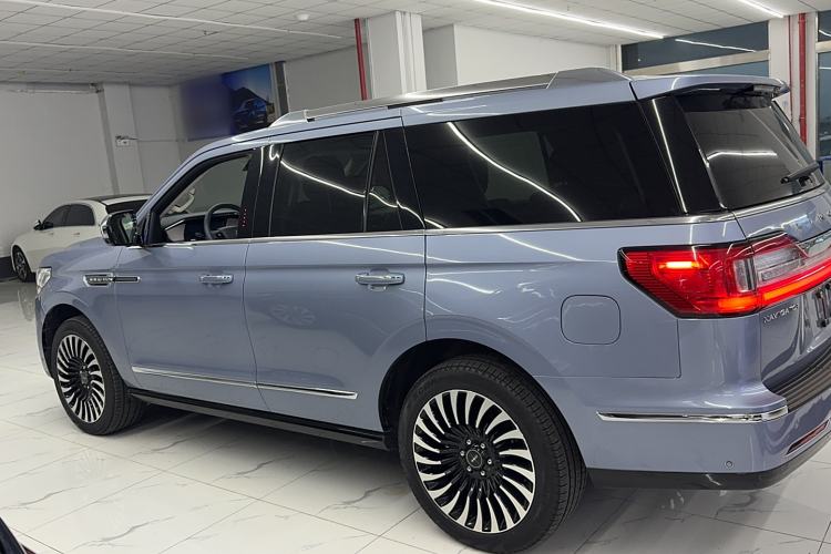 Used Lincoln Navigator 2020 3.5T Presidential Series Exterior 5