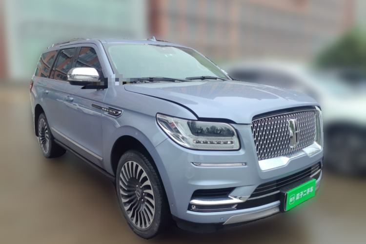 Used Lincoln Navigator 2020 3.5T Presidential Series Front Right 45 Deg