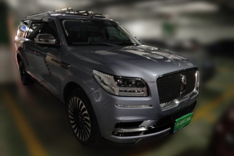 Used Lincoln Navigator 2020 3.5T Long-Wheelbase Presidential Edition Front Right 45 Deg