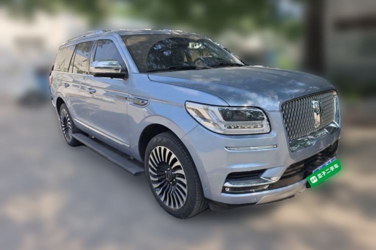 Used Lincoln Navigator 2020 3.5T Presidential Series Front Right 45 Deg