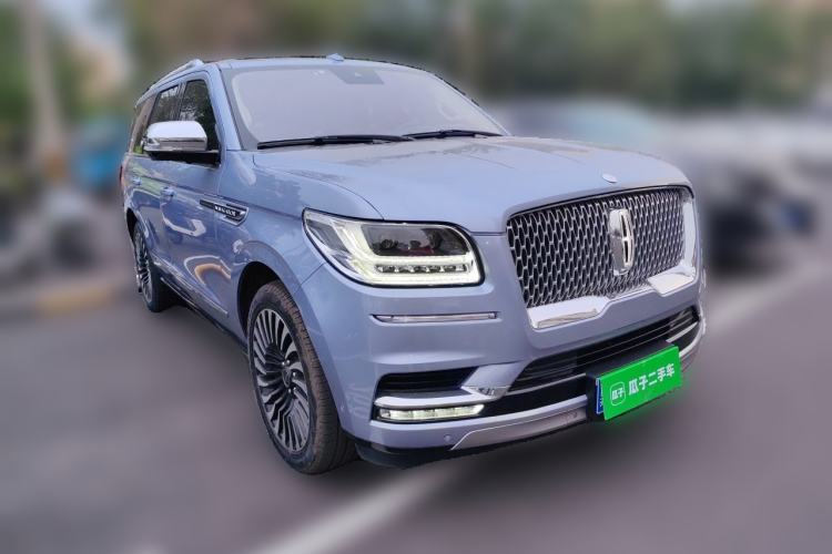Used Lincoln Navigator 2020 3.5T Presidential Series Front Right 45 Deg